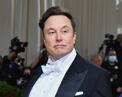 Elon Musk lấy lại ngôi giàu nhất thế giới